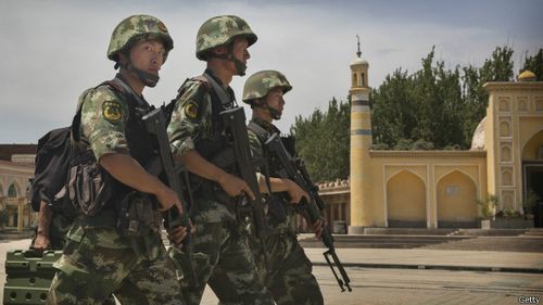 新疆网民因 在海外网站散播谣言 被拘 – bbc中文网 – 两岸